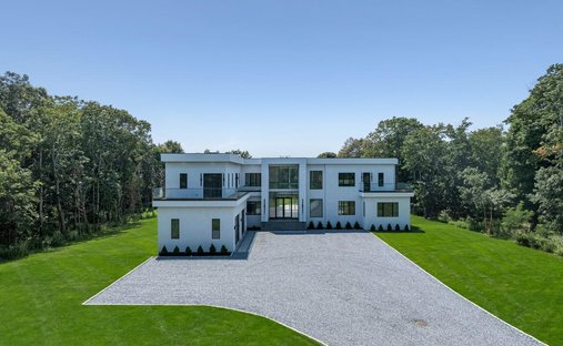 House in Center Moriches, New York, United States 1