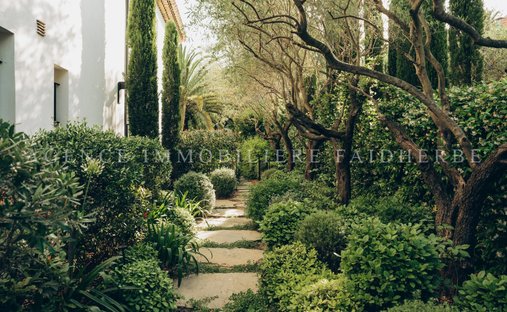 Estate in Zone Ouest Urbaine, Saint-Tropez, France 1