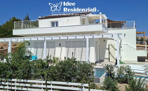 Villa in Lungòni/Santa Teresa Gallura, Sardinien, Italien 1