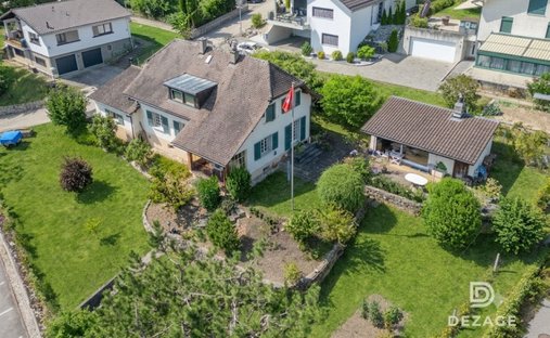 House in Cheseaux-Noréaz, Vaud, Switzerland 1