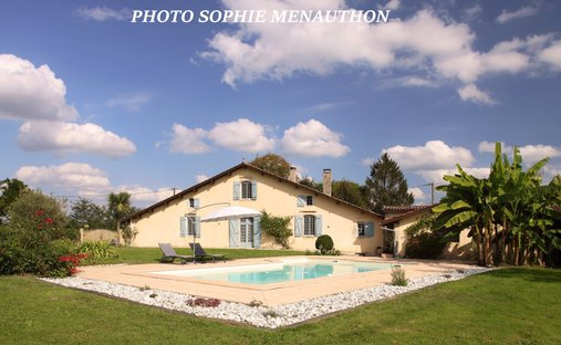 Farm Ranch in Saint Vincent, Dax, France 1