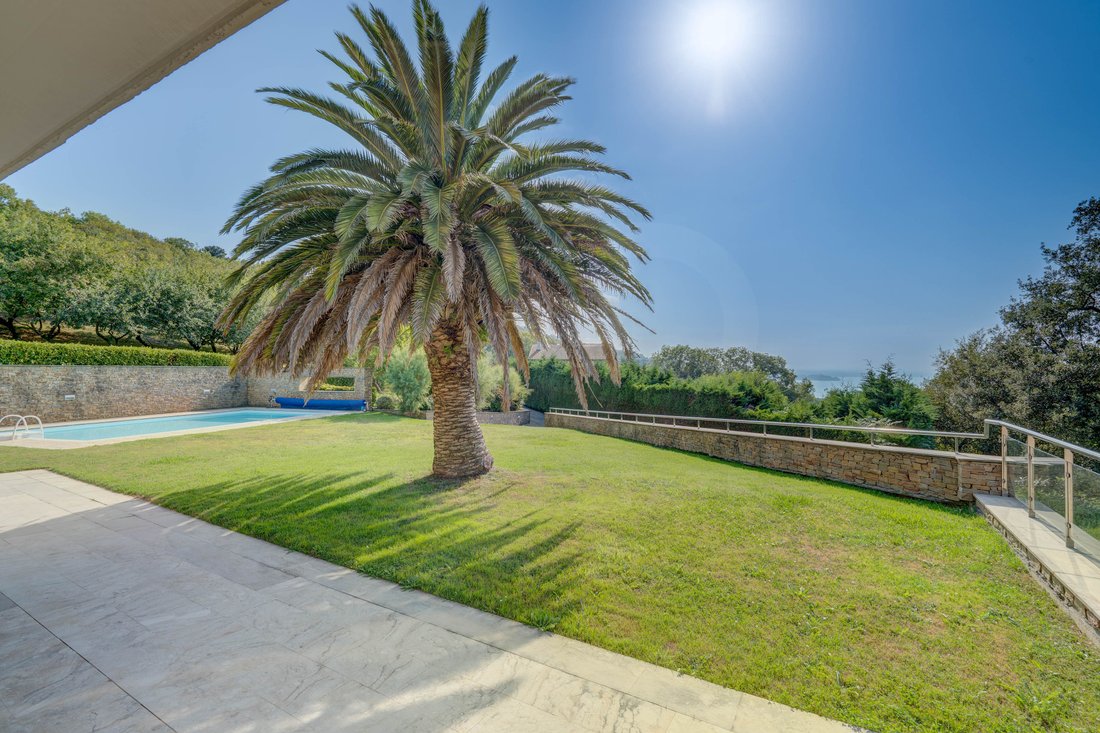 Townhouse in Mendebaldea, Donostia-San Sebastian, Spain 4 - 18683606