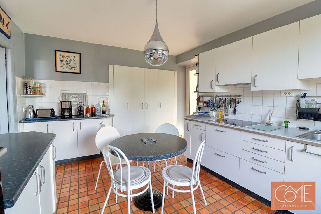 House in Endroit Joli, Liffre, France 4 - 18041072
