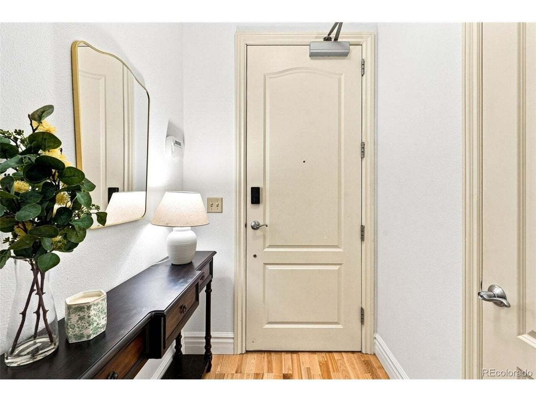 Condo in Denver, Colorado, United States 3 - 18682075