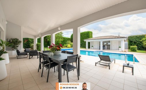 House in Centre, Castelginest, France 1