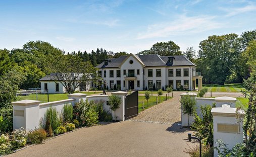 House in Gerrards Cross, England 1
