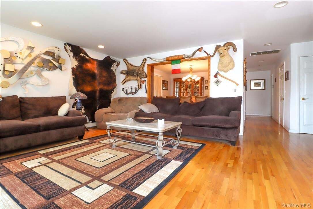 House in Bronxville, New York, United States 3 - 18682174