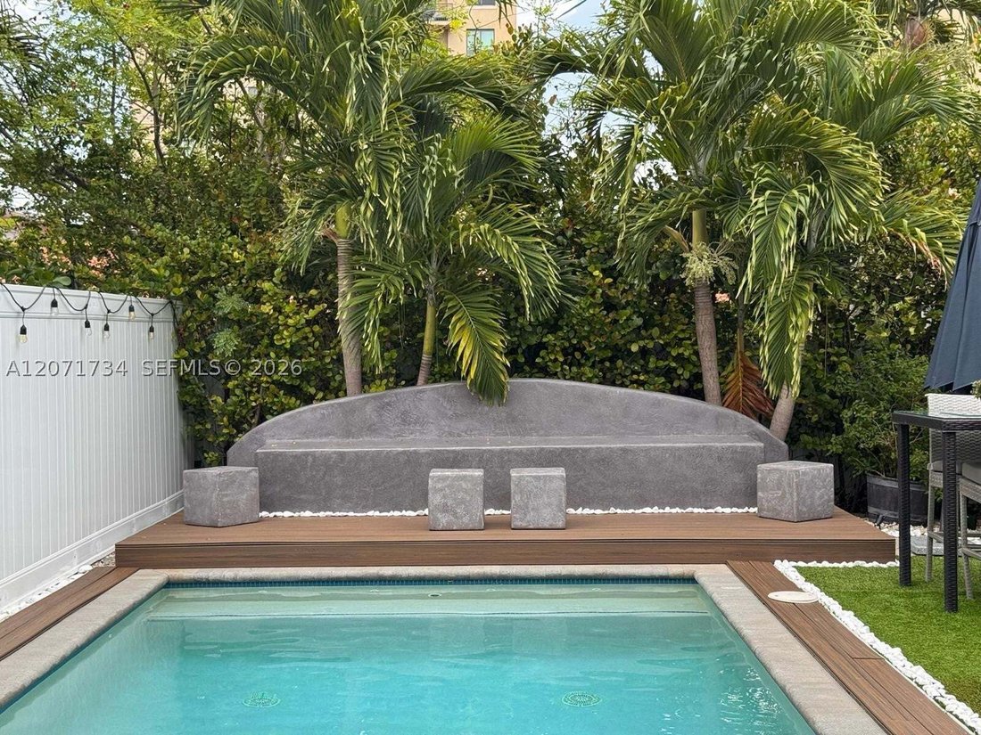 Townhouse in Miami, Florida, United States 1 - 18680350