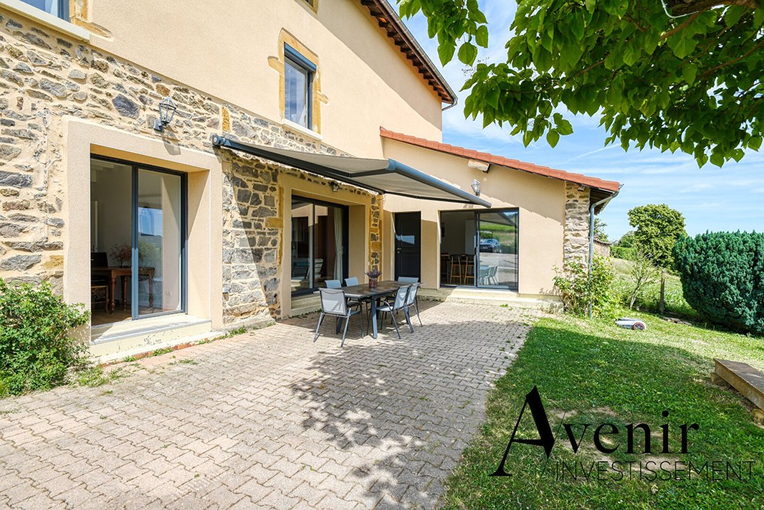 Villa in Saint-Romain-de-Popey, Auvergne-Rhône-Alpes, France 2 - 18681554