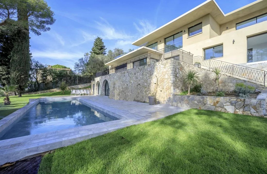 Villa in Mougins, Provence-Alpes-Côte d'Azur, France 2 - 15722943