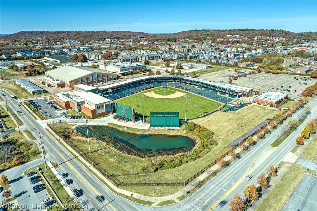 Condo in Fayetteville, Arkansas, United States 5 - 18682693