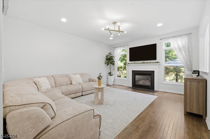 Condo in Cedar Grove, New Jersey, United States 4 - 18680665