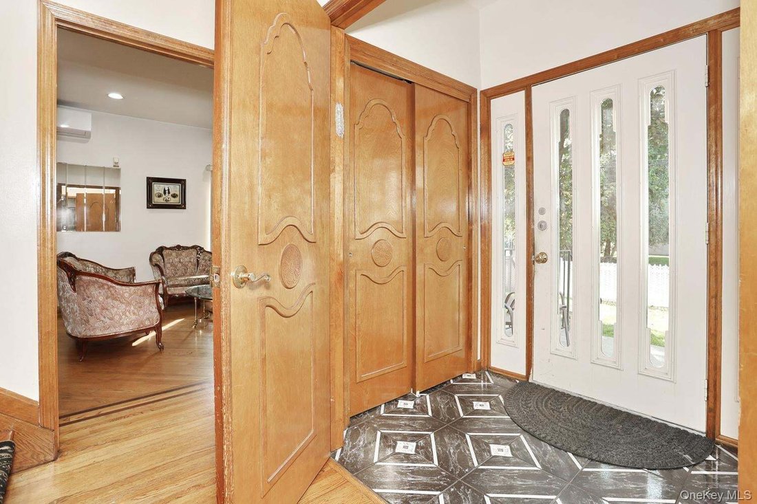 House in Spring Valley, New York, United States 4 - 18680332