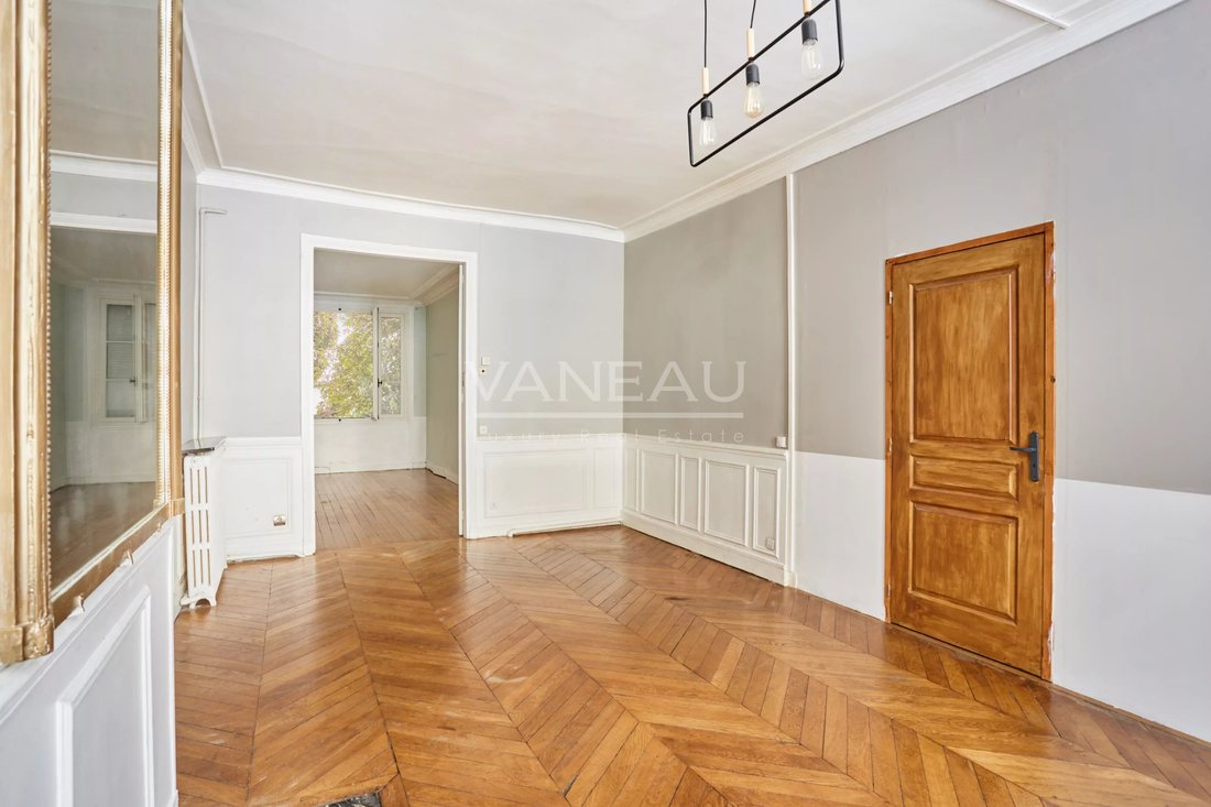 Apartment in Clichy-Trinité, Paris 9e Arrondissement, Paris 1 - 18681407