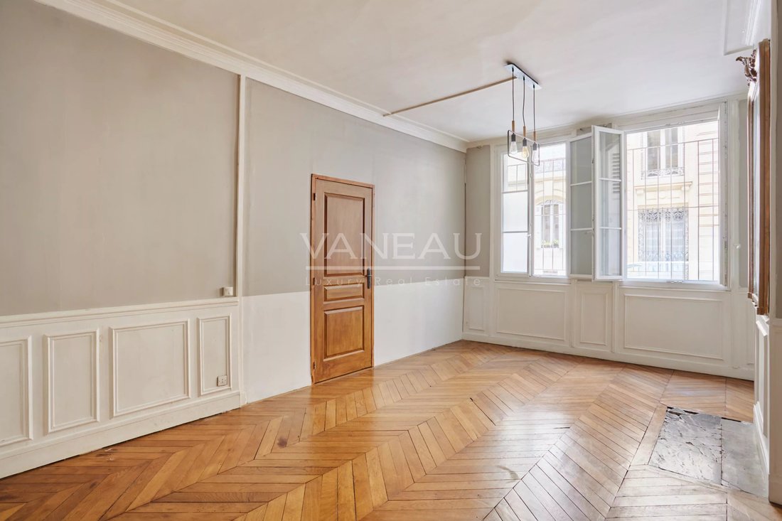 Apartment in Clichy-Trinité, Paris 9e Arrondissement, Paris 4 - 18681407