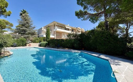 Appartamento a Valescure-Vaulongue-Clair Bois-Vallon Suveret, Saint-Raphaël, Francia 1