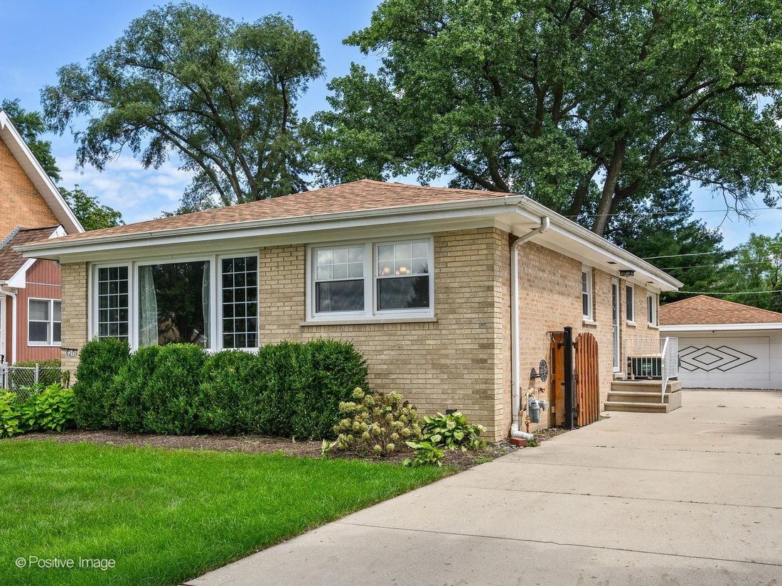 House in Morton Grove, Illinois, United States 2 - 18682675