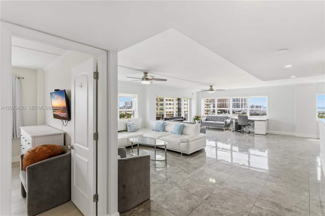 Condo in Fort Lauderdale, Florida, United States 3 - 18683266