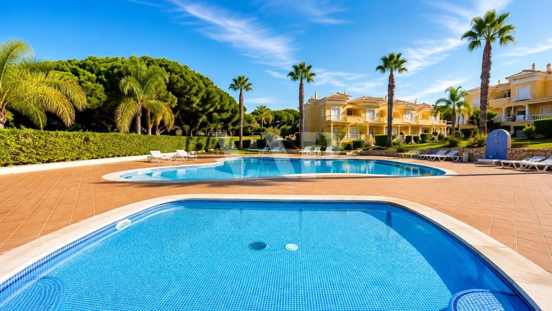 Villa in Vilamoura, Quarteira, Algarve 1 - 18683452