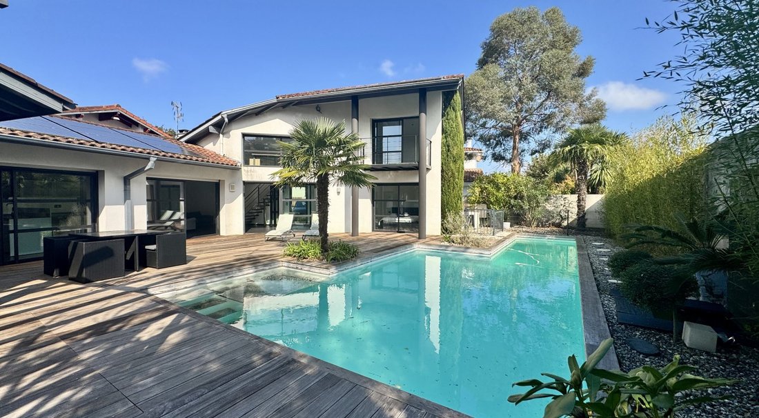 Villa in Anglet, Nouvelle-Aquitaine, France 2 - 18683660