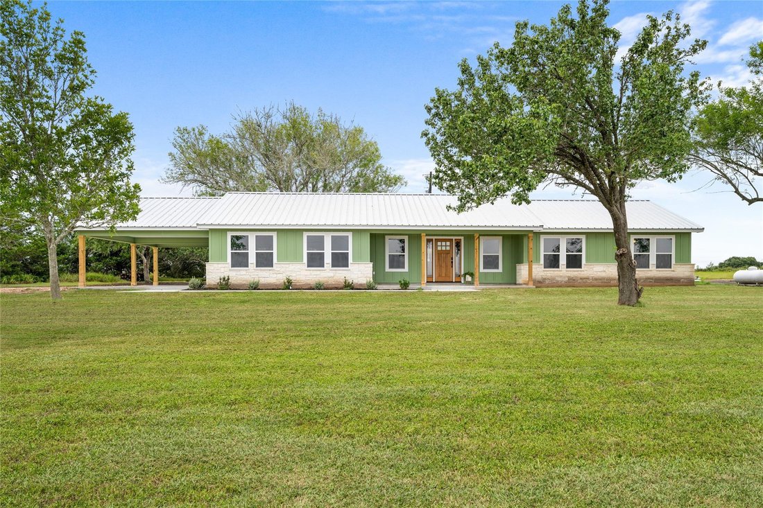 House in Schulenburg, Texas, United States 2 - 18680973