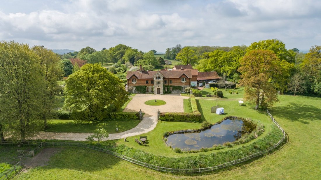 House in Sedgehill, England 2 - 15825359