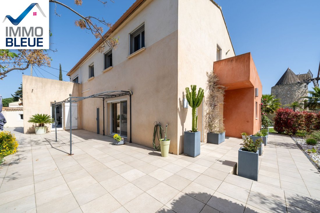 Villa in Saint-Mitre-les-Remparts, Provence-Alpes-Côte d'Azur, France 5 - 18681142