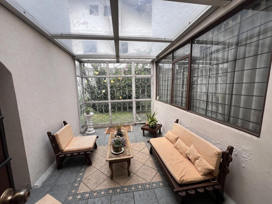 Casa a Quito, Provincia del Pichincha, Ecuador 1 - 18681344
