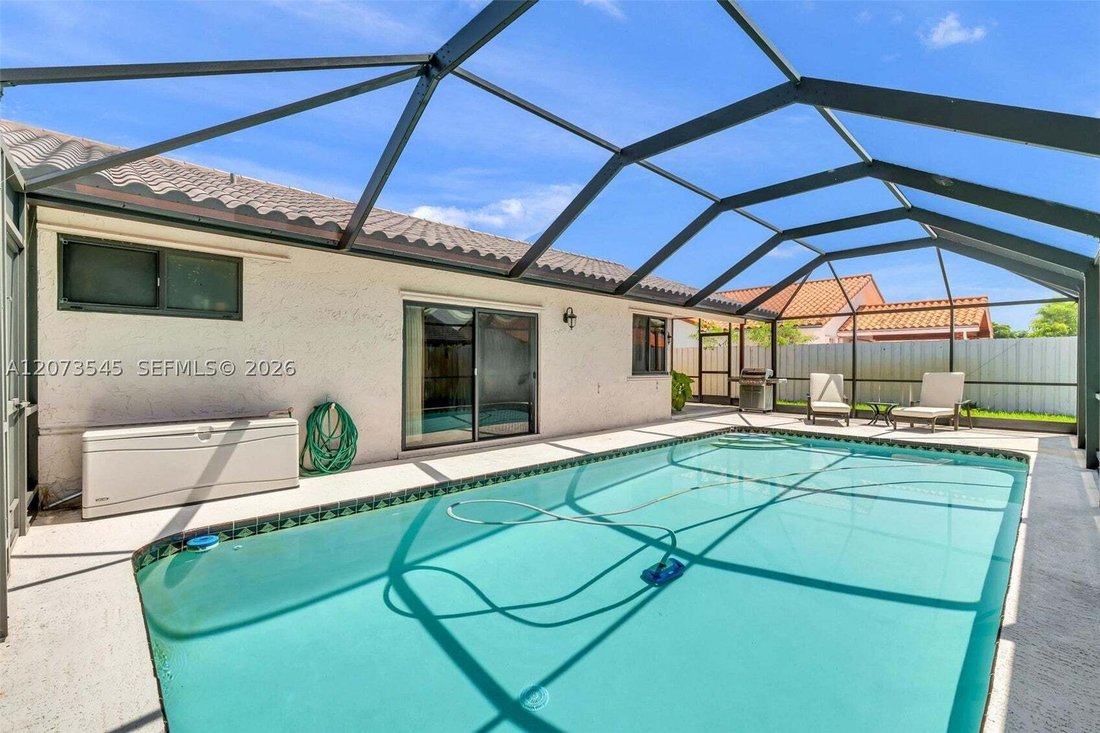 House in Hialeah, Florida, United States 4 - 18682349