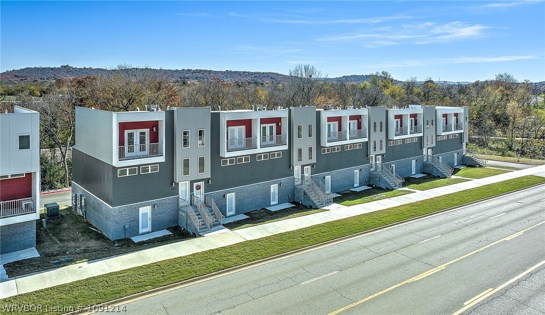 Condo in Fayetteville, Arkansas, United States 4 - 18682693