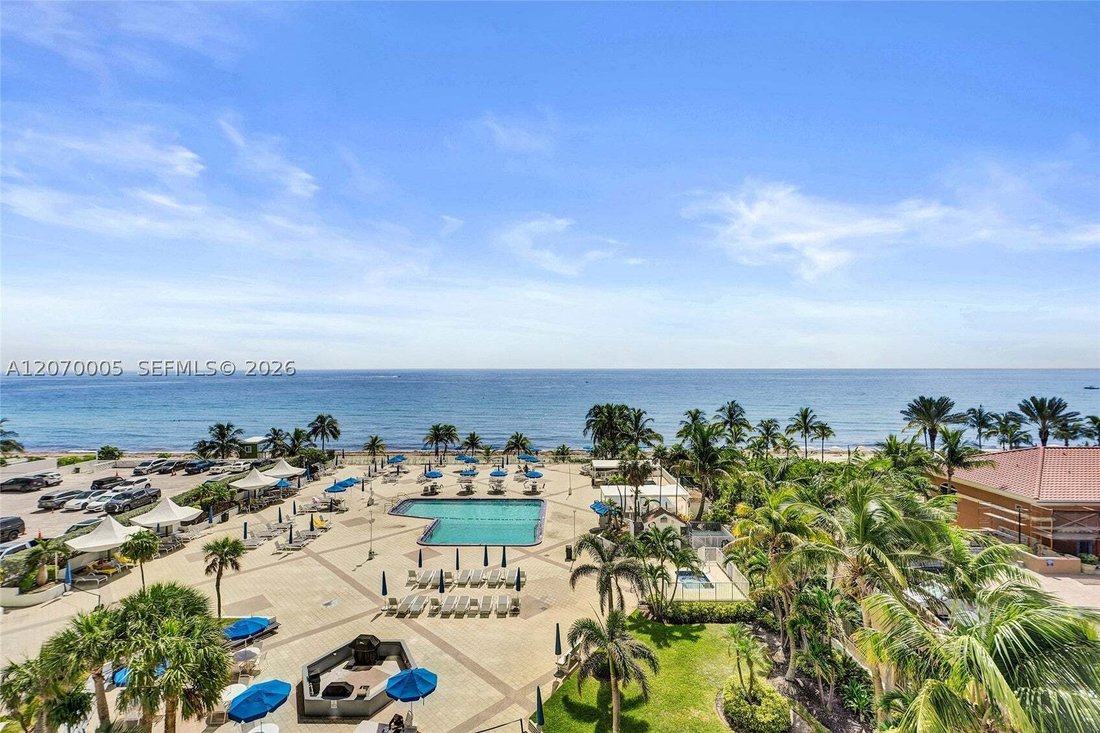 Condo in Hallandale Beach, Florida, United States 1 - 18682425