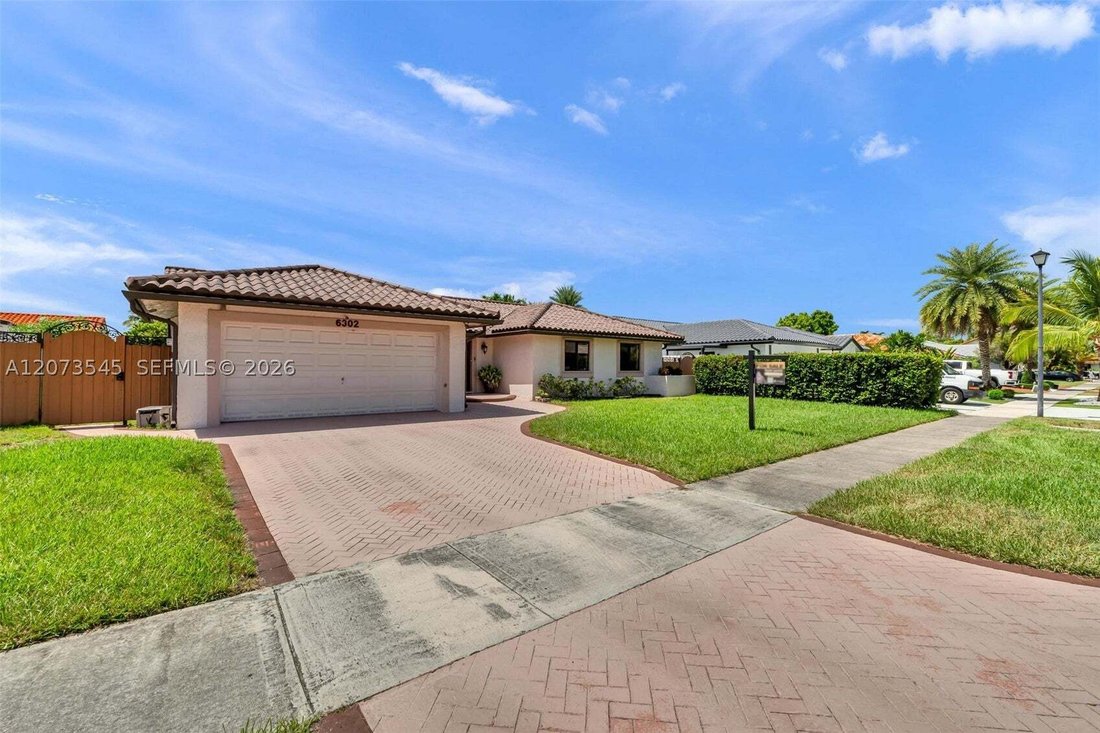 House in Hialeah, Florida, United States 5 - 18682349