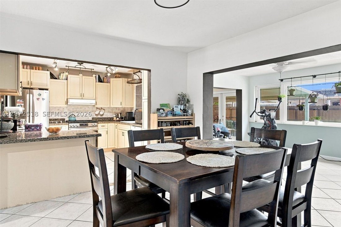 House in Pembroke Pines, Florida, United States 4 - 18684476