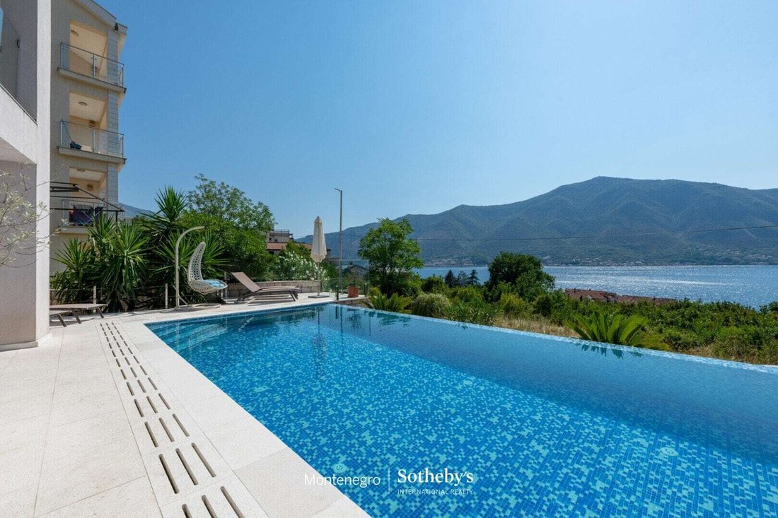 Villa en Dobrota, Municipio de Kotor, Montenegro 3 - 16503730