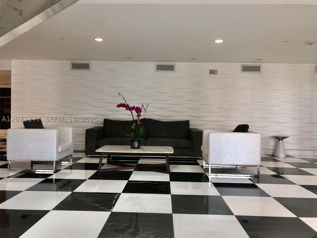 Condo in Miami, Florida, United States 4 - 18682426