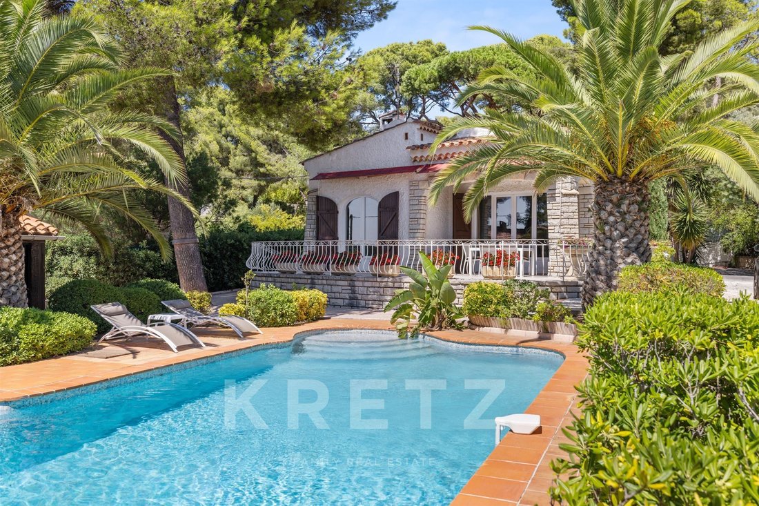 House in Saint-Cyr-sur-Mer, Provence-Alpes-Côte d'Azur, France 4 - 18684048