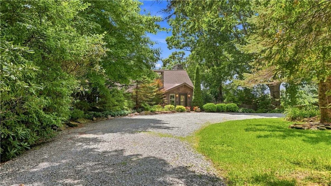 House in Blowing Rock, North Carolina, United States 5 - 18681969