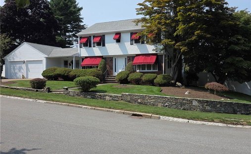 House in Lincoln, Rhode Island, United States 1