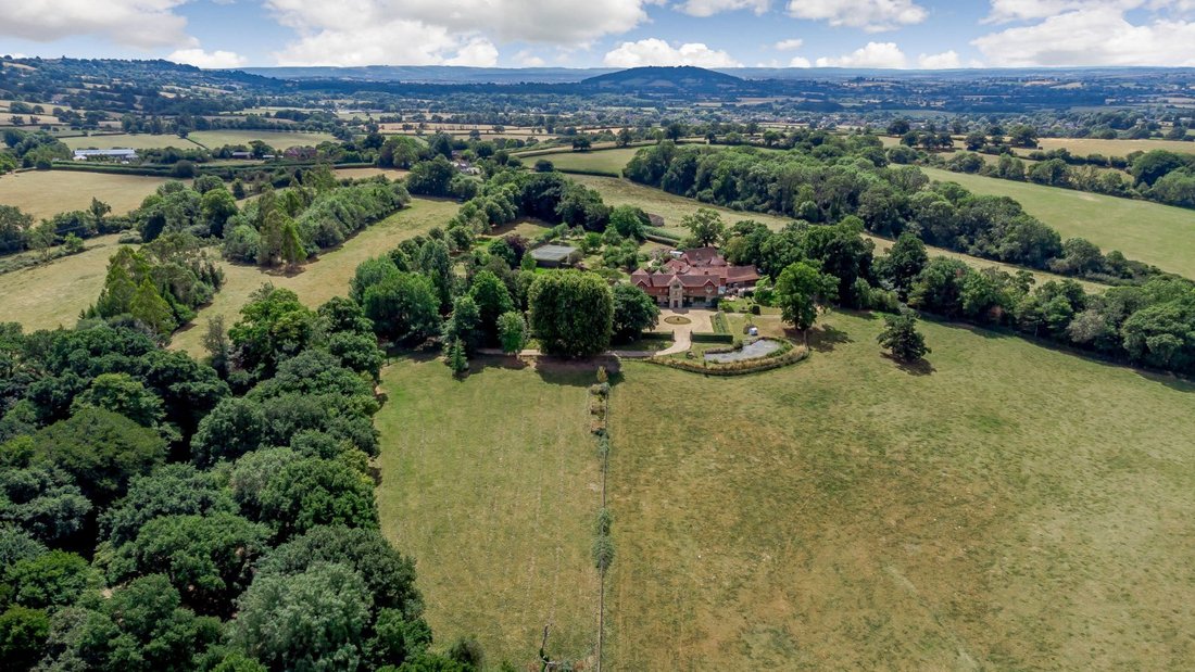 House in Sedgehill, England 2 - 15825364