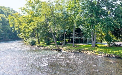 House in Hayesville, North Carolina, United States 1
