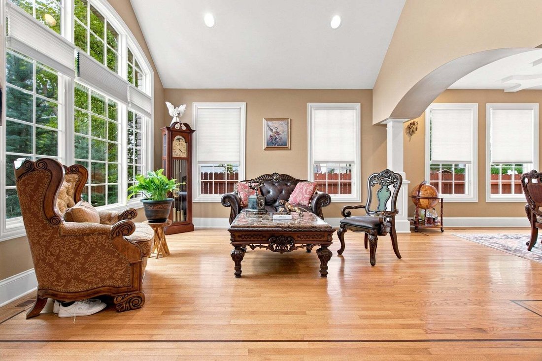 House in Des Plaines, Illinois, United States 3 - 18682651