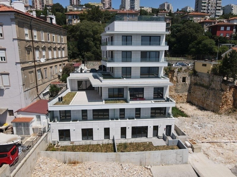 Apartment in Mjesni odbor Luka, Grad Rijeka, Primorje-Gorski Kotar County 4 - 18683351