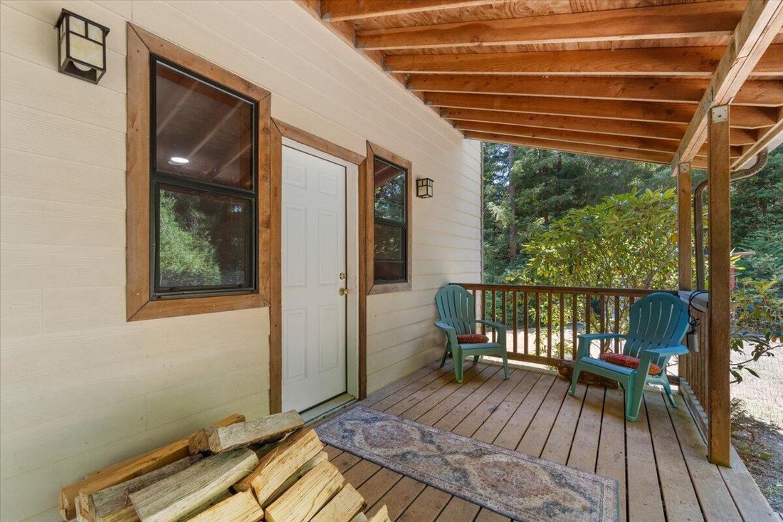 McKinleyville, California, United States 3 - 18683169
