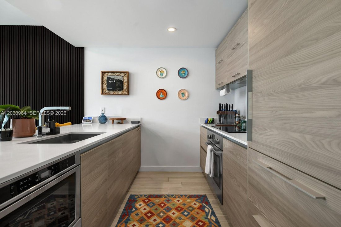 Condo in Miami, Florida, United States 4 - 18683276