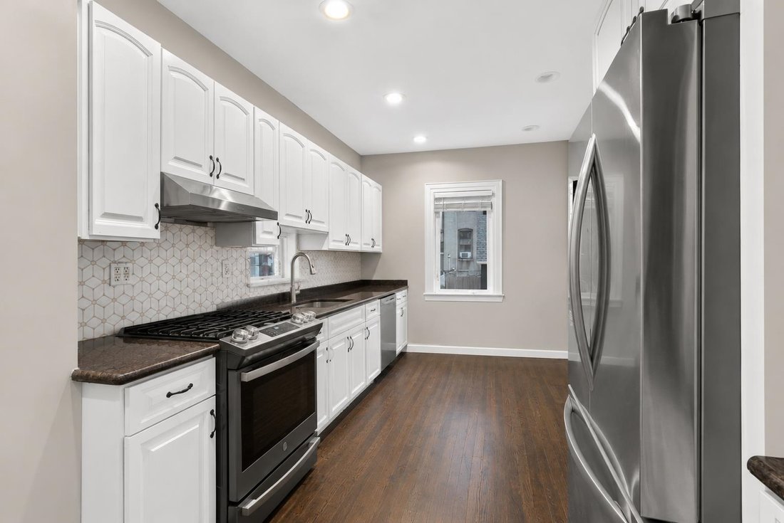House in North Bergen, New Jersey, United States 4 - 18682649