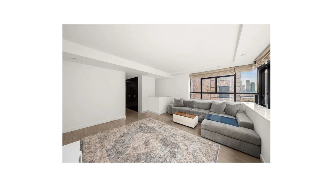 New York, New York, United States 2 - 18683249