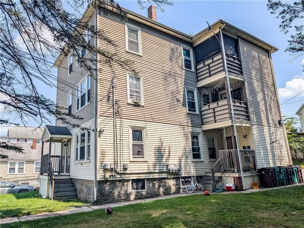 Woonsocket, Rhode Island, United States 1 - 18681883