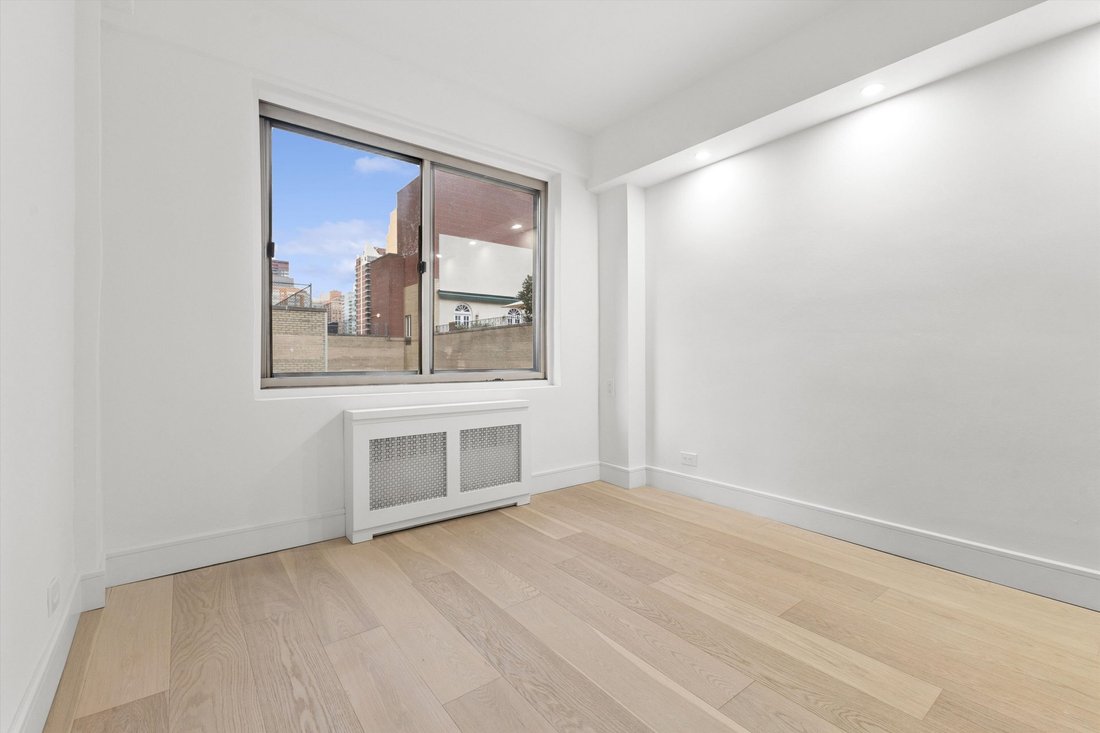 Condo in New York, New York, United States 3 - 18683216