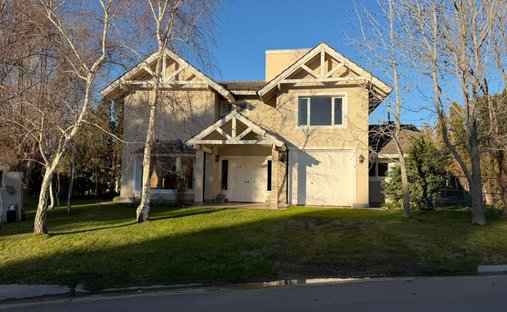 House in Neuquen, Neuquen, Argentina 1