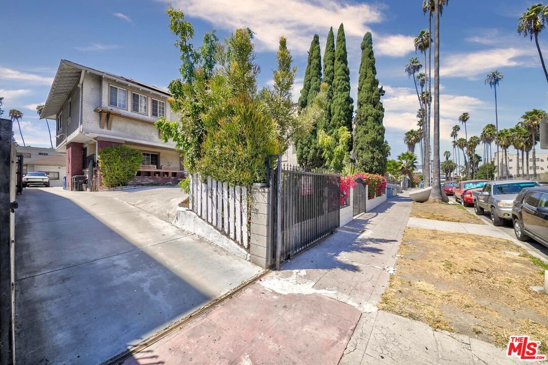 Land in Los Angeles, California, United States 3 - 18682674